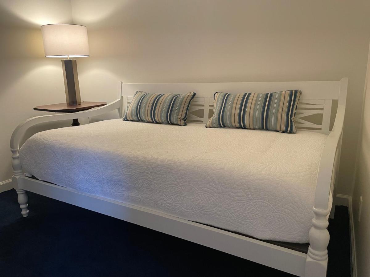 The Argus Hotel & Cocktail Lounge Άλμπανι Εξωτερικό φωτογραφία